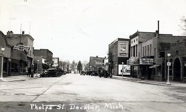 Cozy Theatre - Old Street View (newer photo)